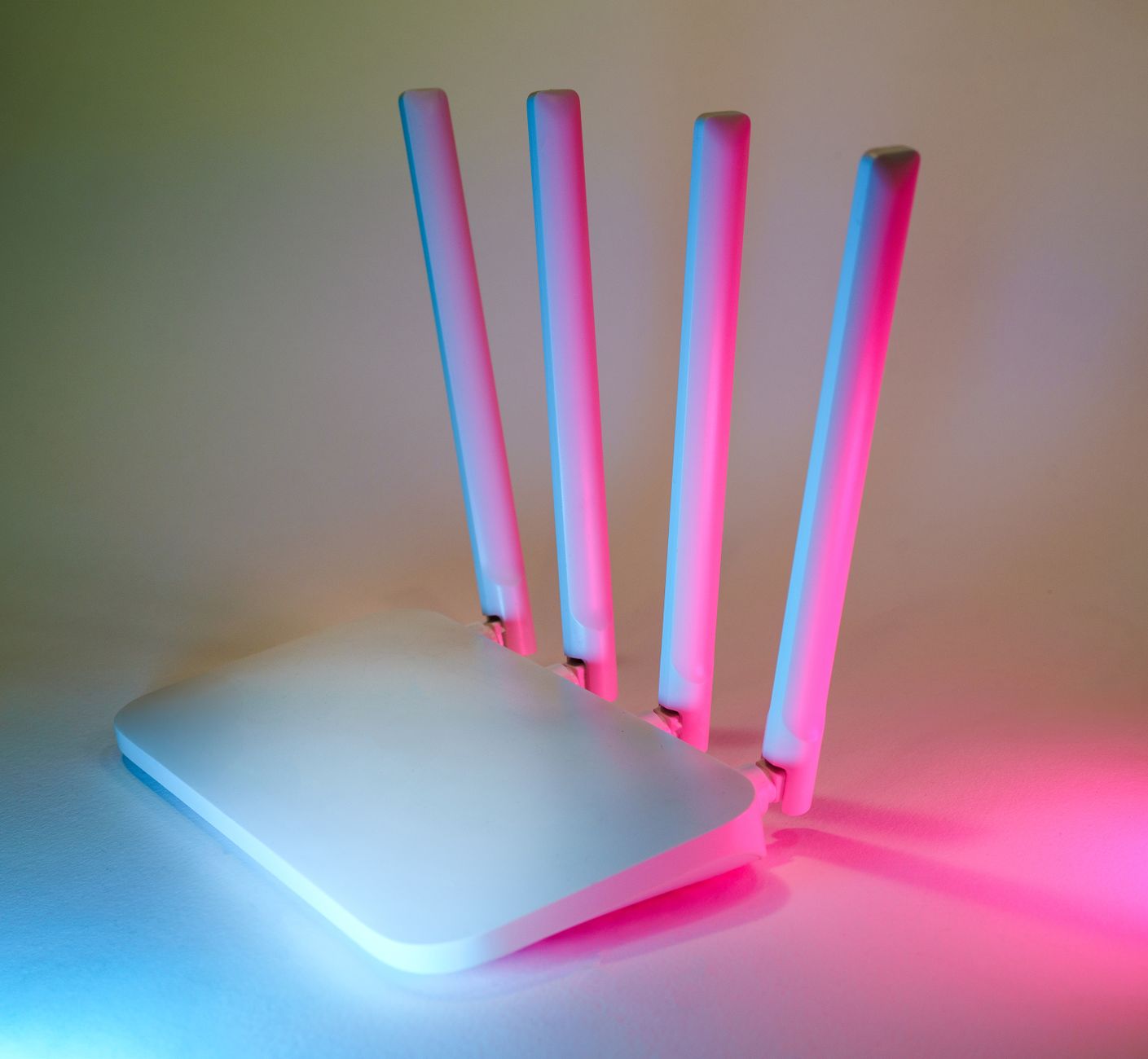 Router LTE/5G jako łącze awaryjne: realne transfery, opóźnienia i stabilność w sieci firmowej